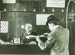 Unidentified photographer, Banking Office, State Street, circa 1902